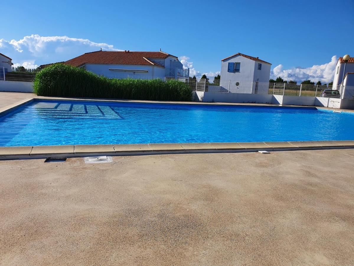 Maison Les Dunes Avec Piscine Collective La Faute-sur-Mer Bagian luar foto